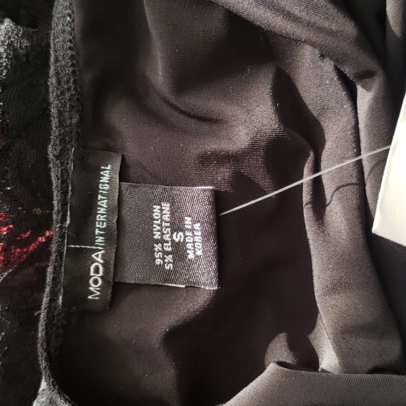 Black stretch lace dress by Moda - Picture 5 of 7